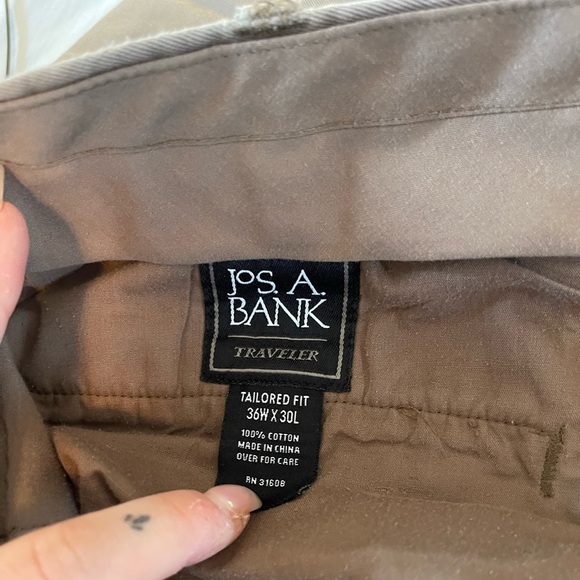 Jos. A. Bank Travelers Khaki Pants Tailored Fit - Picture 4 of 5